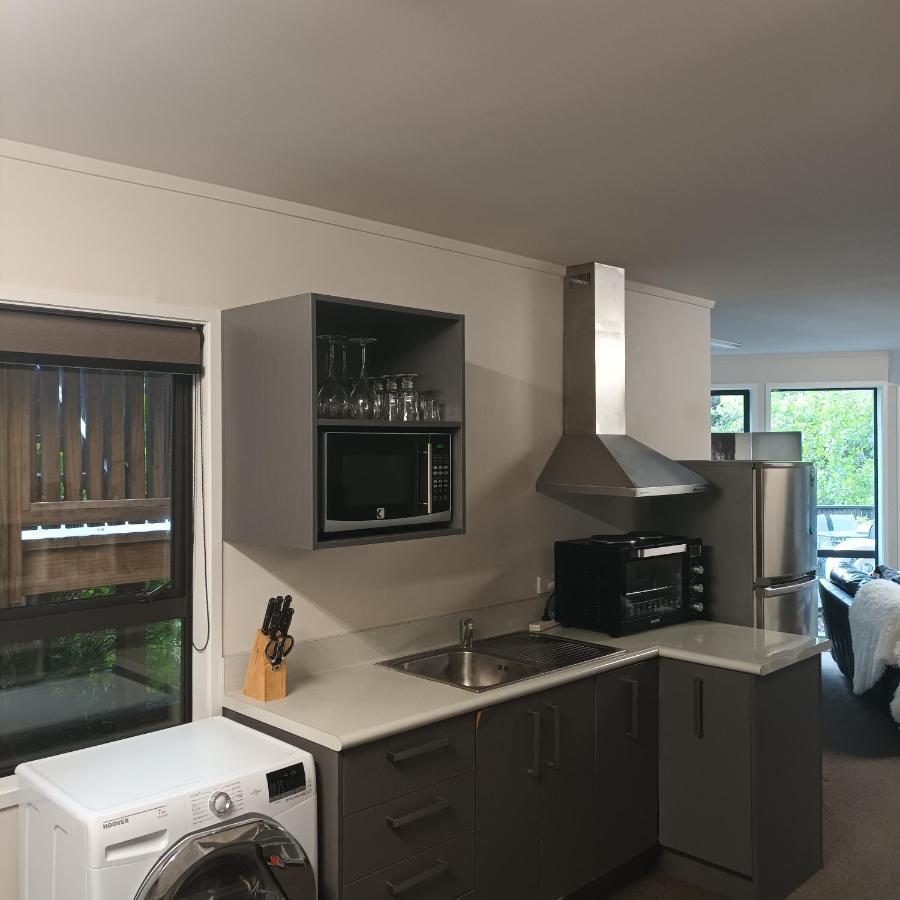 Tiwai Waka Retreat Apartment Wellington Exterior photo